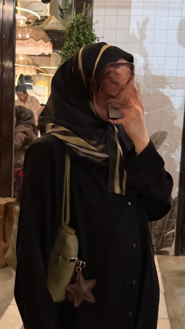 ⁦Abaya SADAH A + scarf print⁩ - الصورة ⁦2⁩